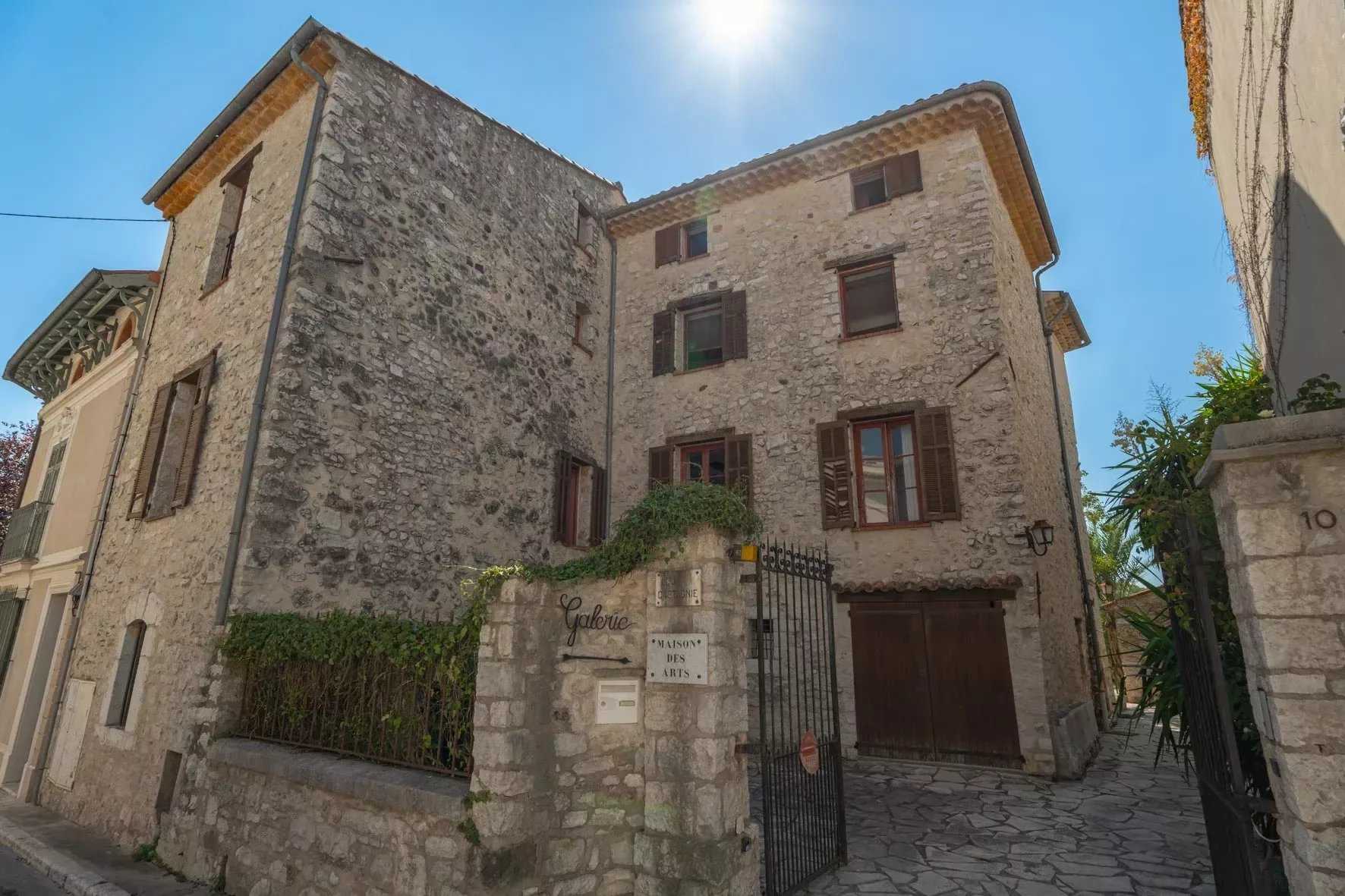 Dom w La Colle-sur-Loup, Alpes-Maritimes 12120097
