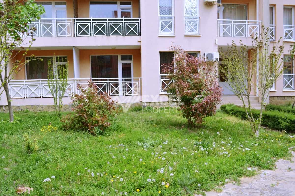 Condominium in Burgas, Burgas 12120399