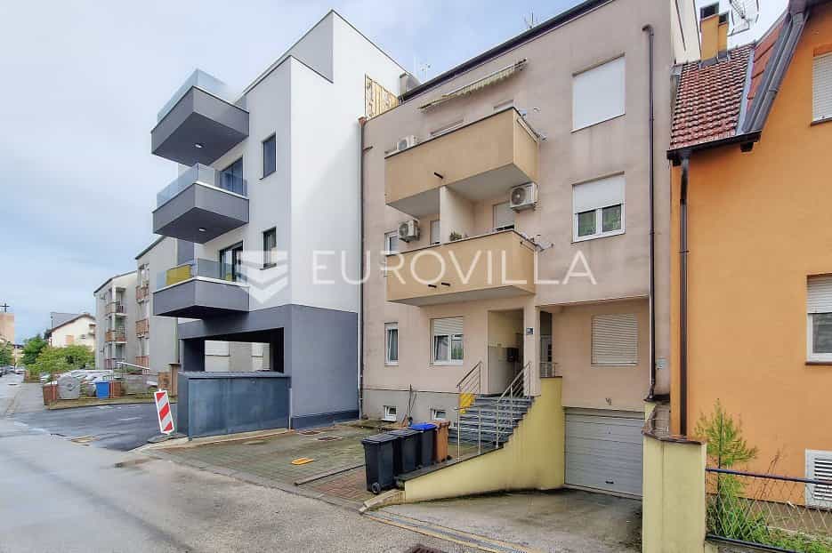 Condominium in Zagreb,  12120495