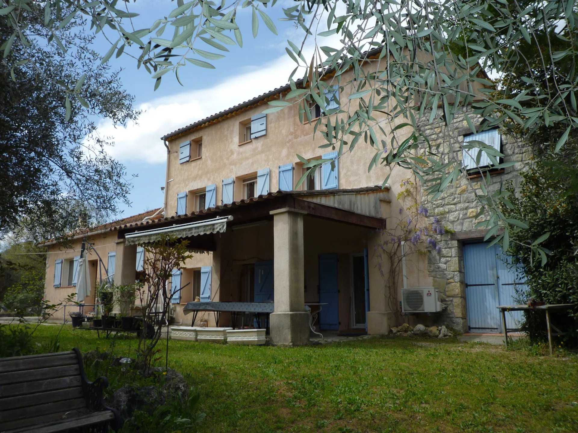 Annen i Grasse, Provence-Alpes-Cote d'Azur 12121588