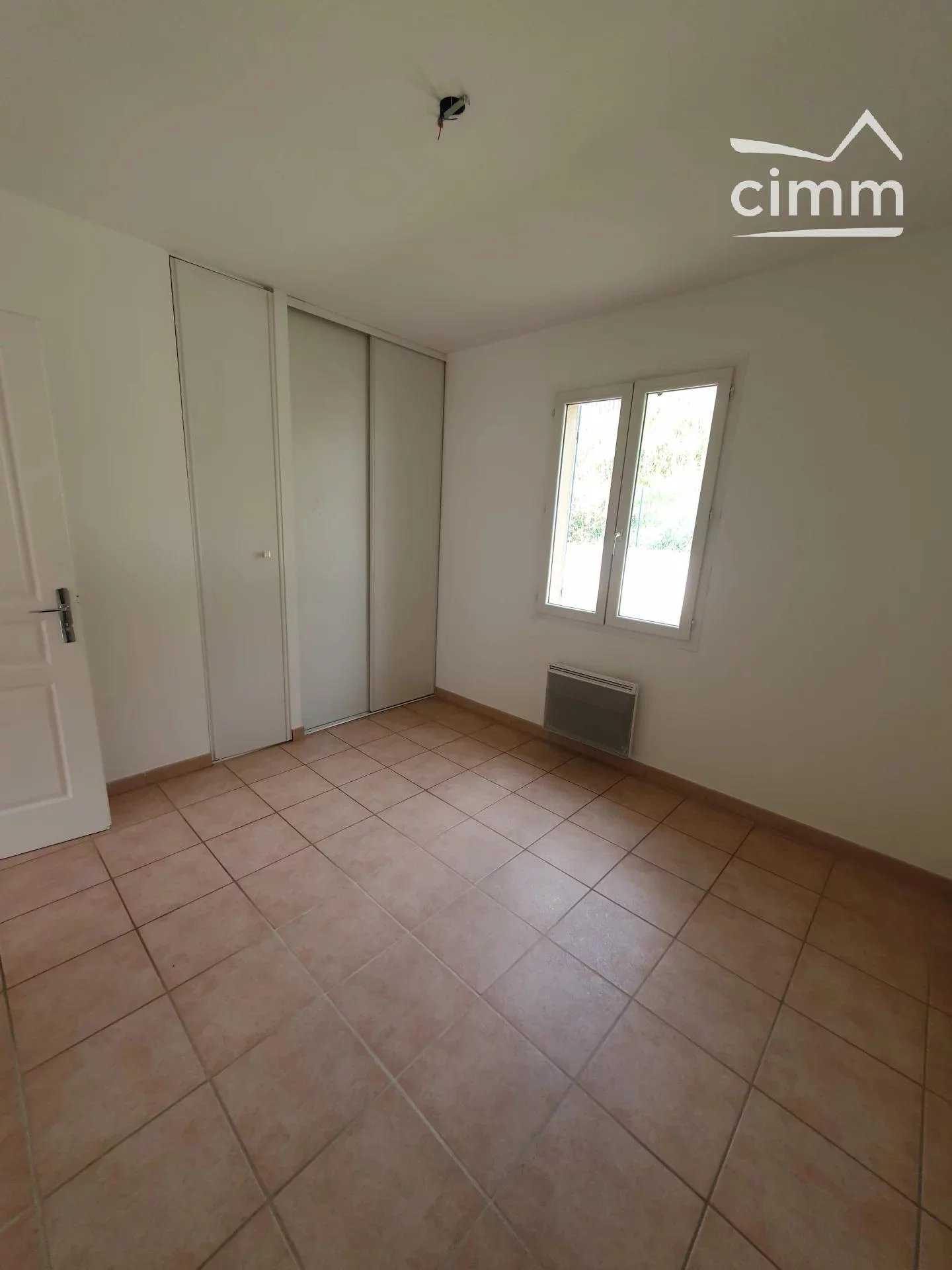 Multiple Houses in Manosque, Provence-Alpes-Cote d'Azur 12121593