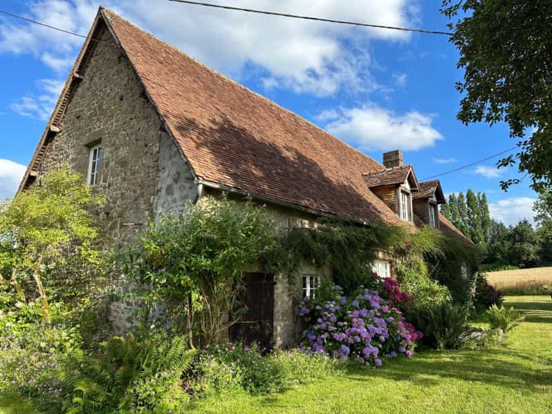 House in La Ferrière-aux-Étangs, Normandy 12124116
