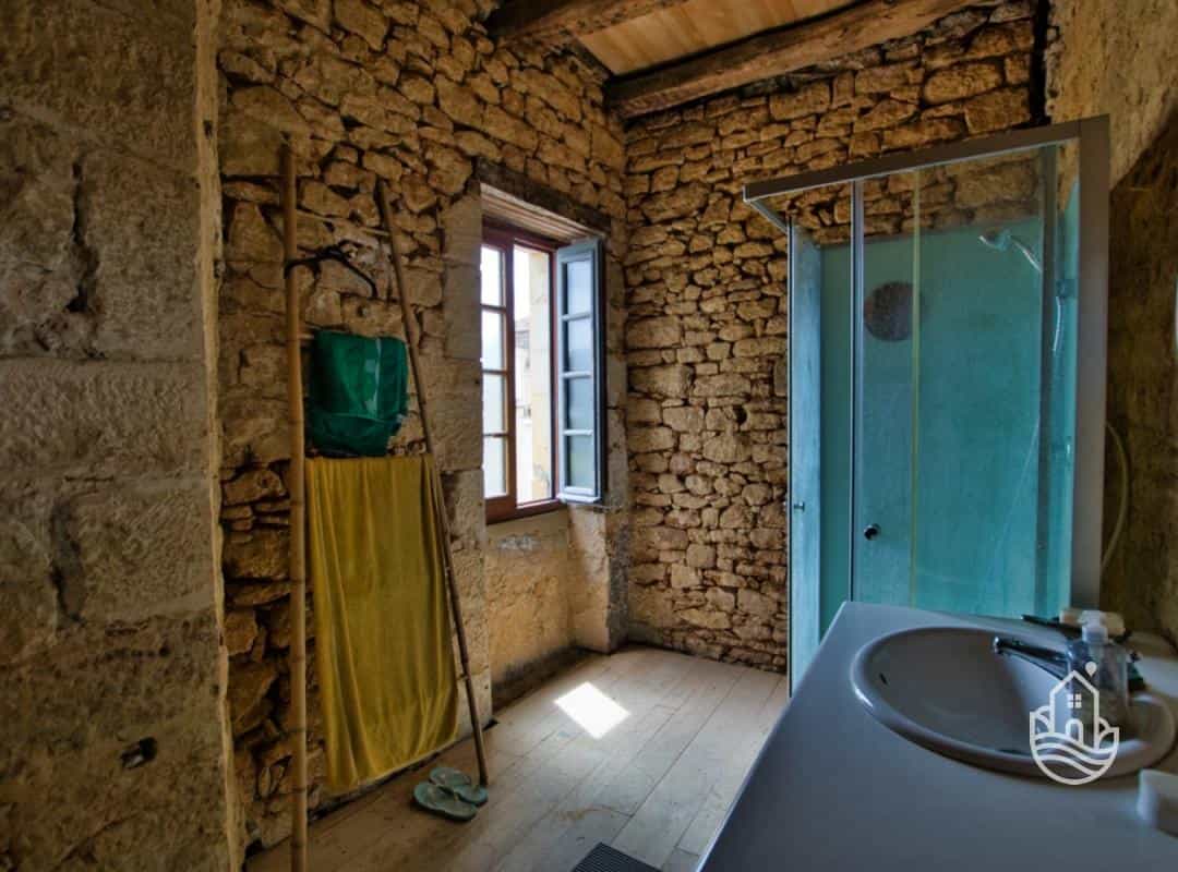 بيت في Sarlat-la-Canéda, Nouvelle-Aquitaine 12124315
