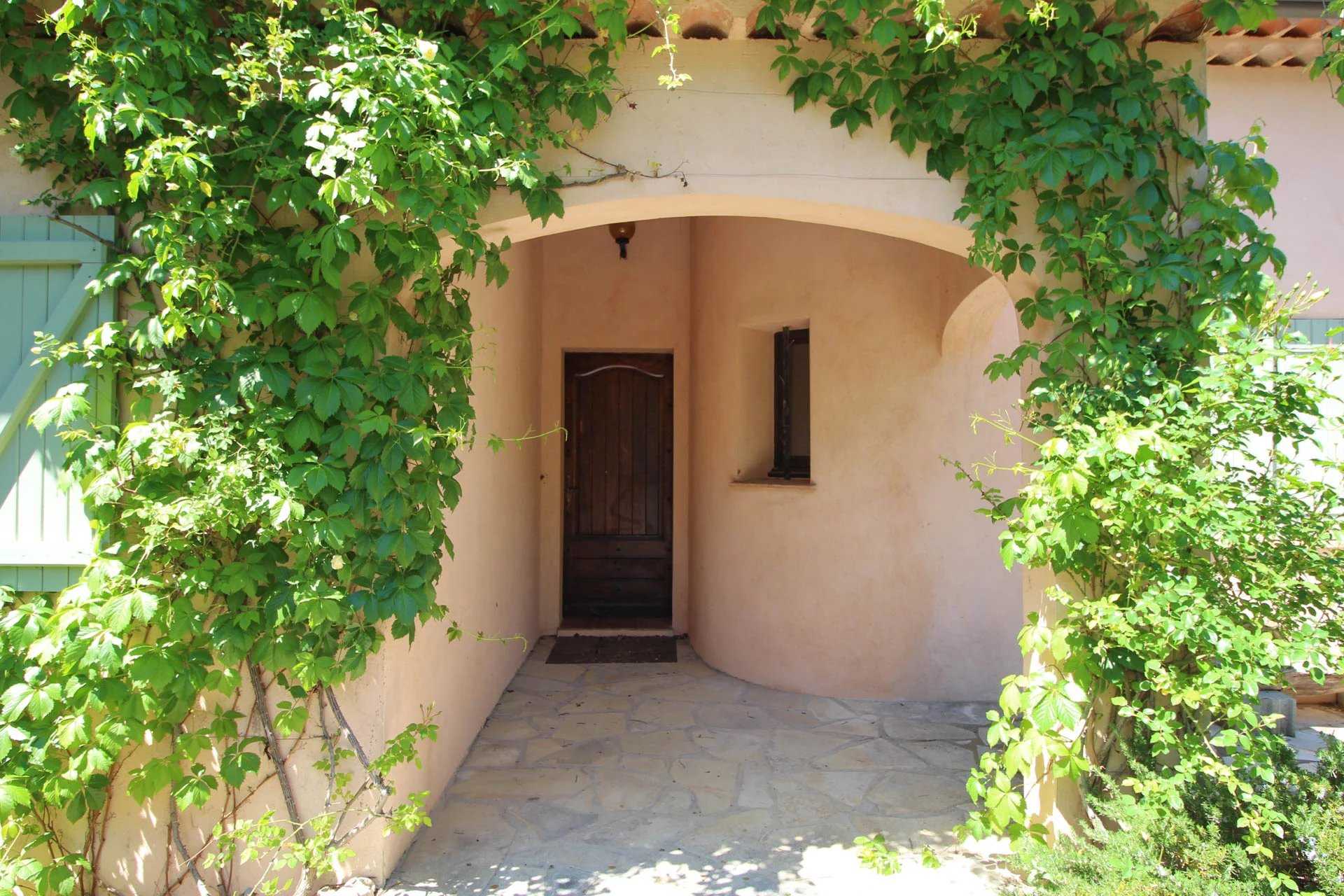 Rumah di Fayence, Provence-Alpes-Côte d'Azur 12124336