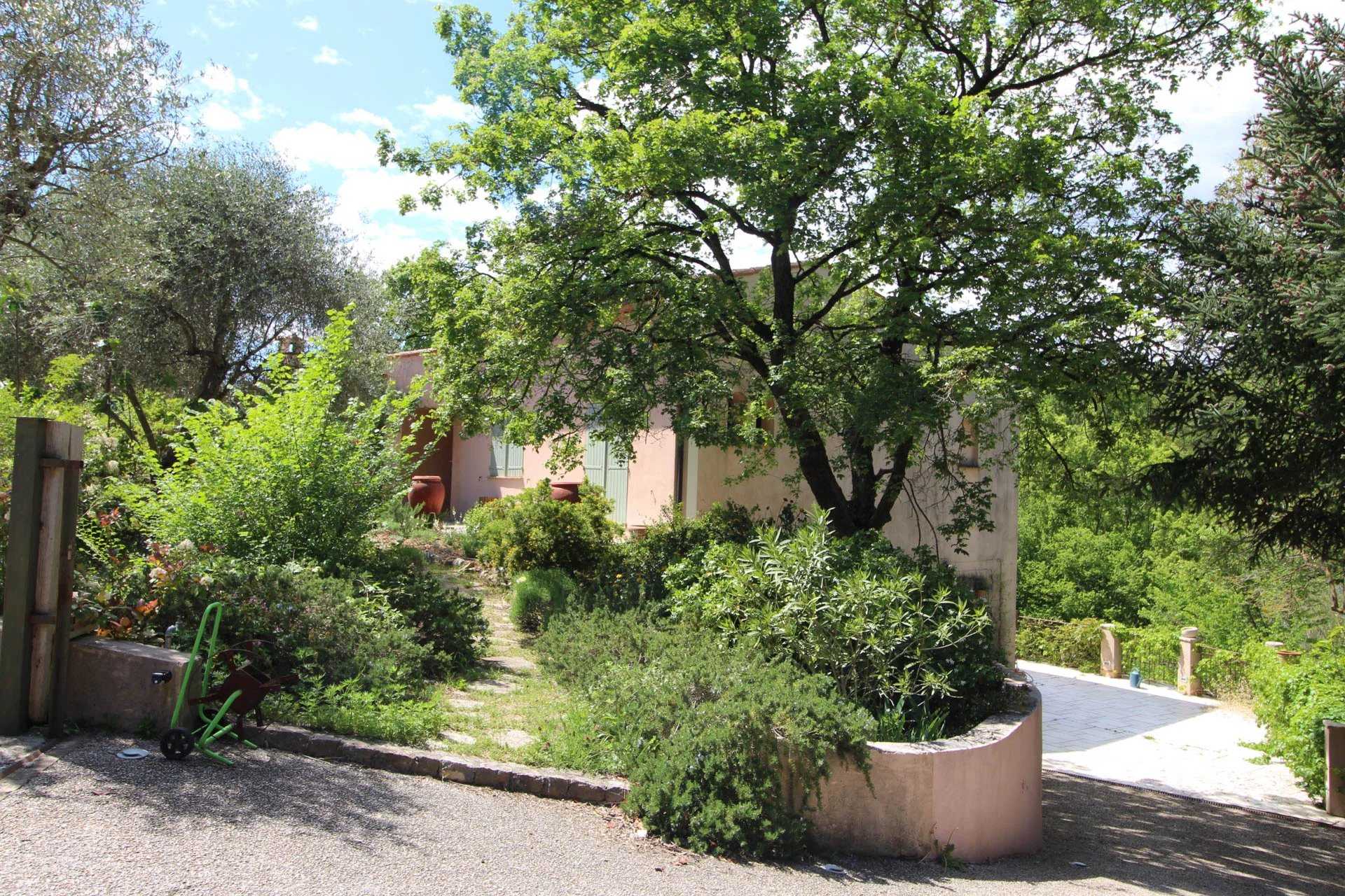 жилой дом в Fayence, Provence-Alpes-Côte d'Azur 12124336