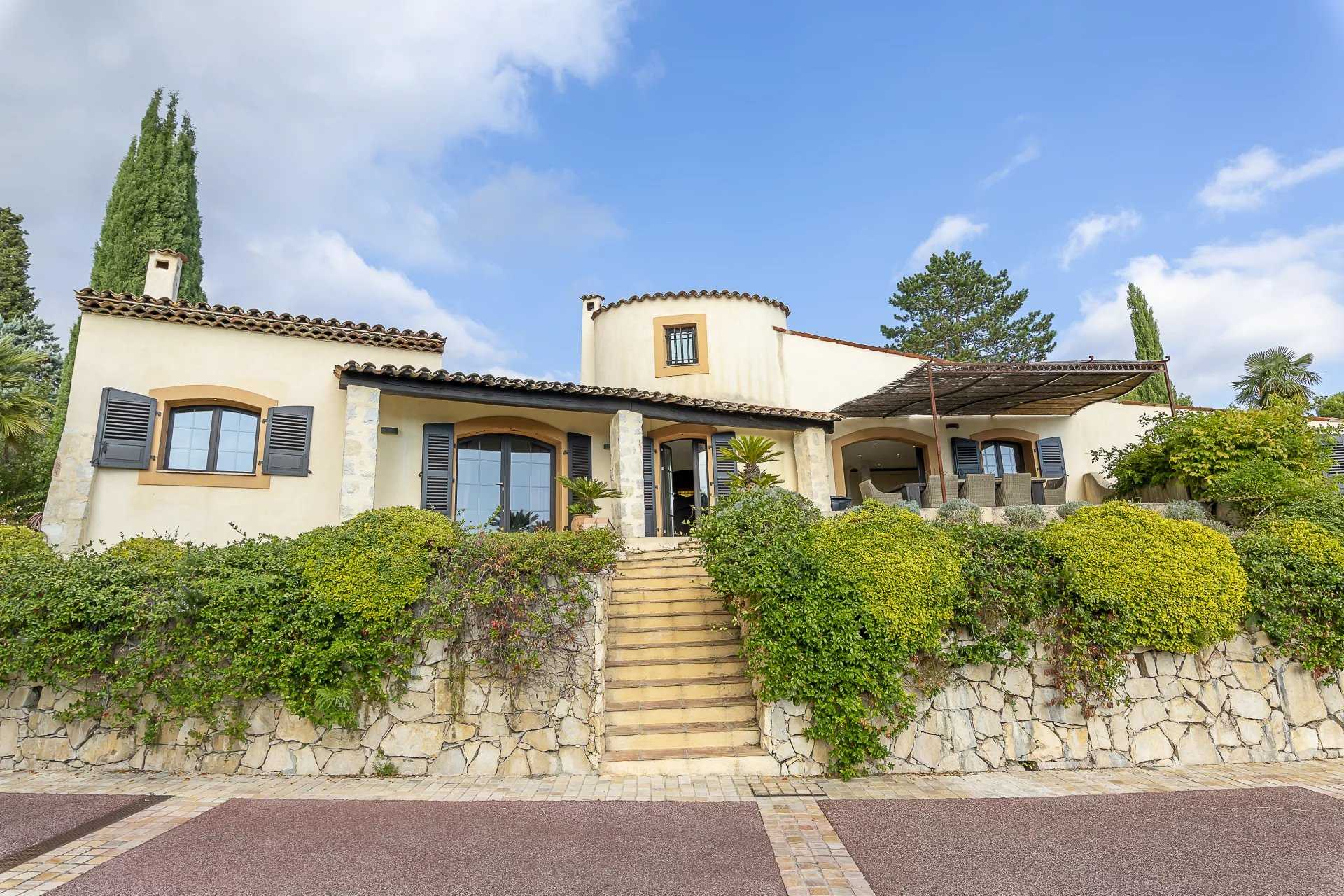 Hus i Grasse, Provence-Alpes-Cote d'Azur 12124342