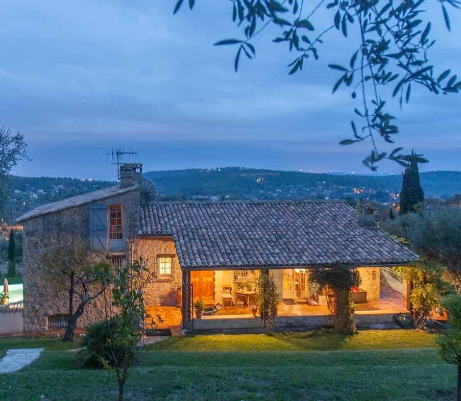 بيت في Vence, Provence-Alpes-Côte d'Azur 12124345