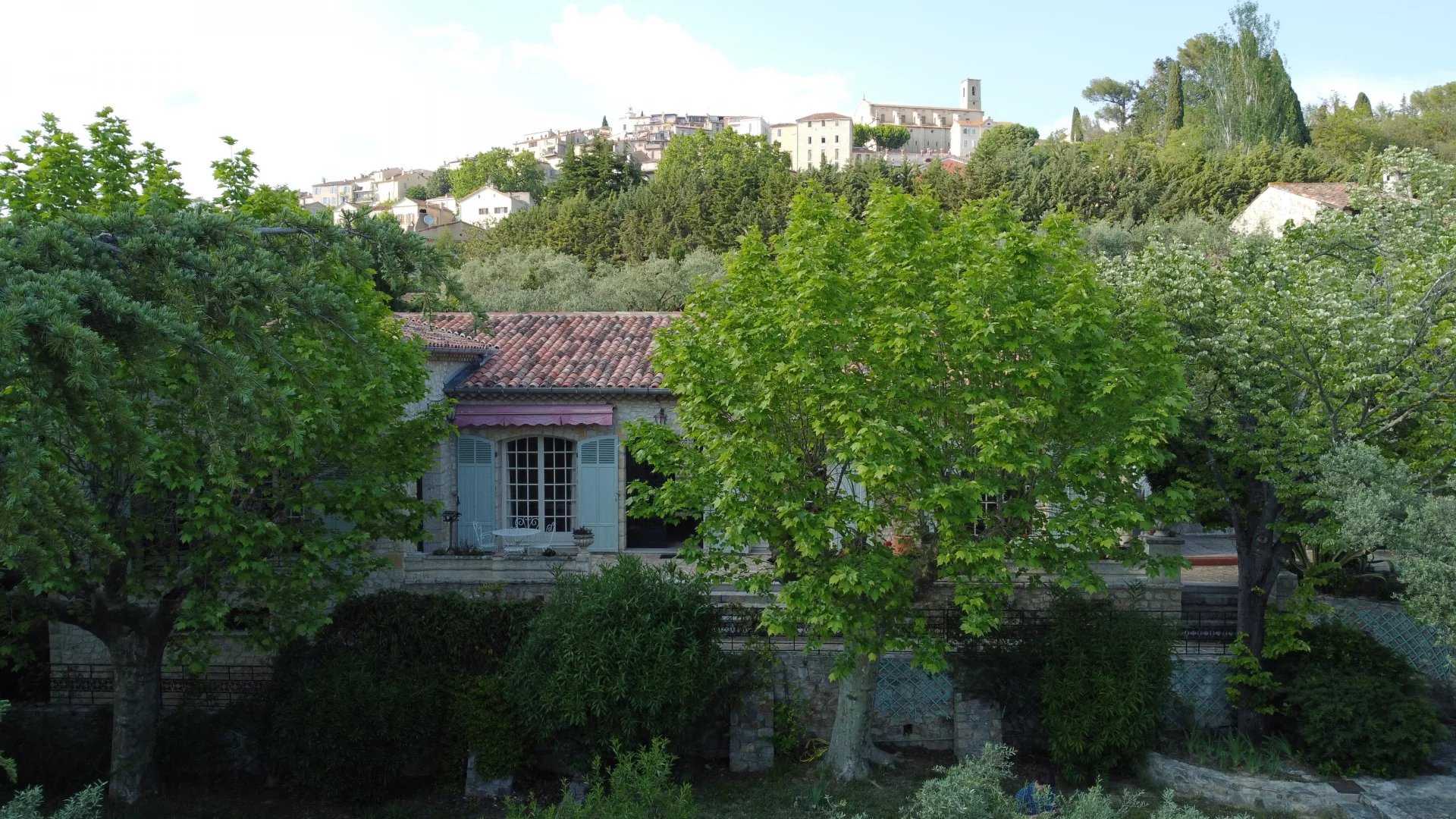 Talo sisään Fayence, Provence-Alpes-Cote d'Azur 12124347
