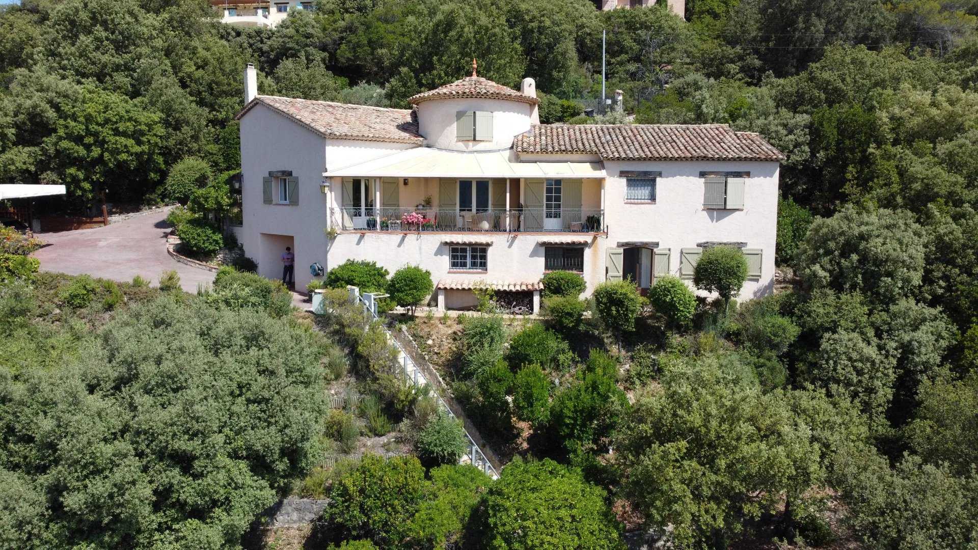 Hus i Montauroux, Provence-Alpes-Côte d'Azur 12124350