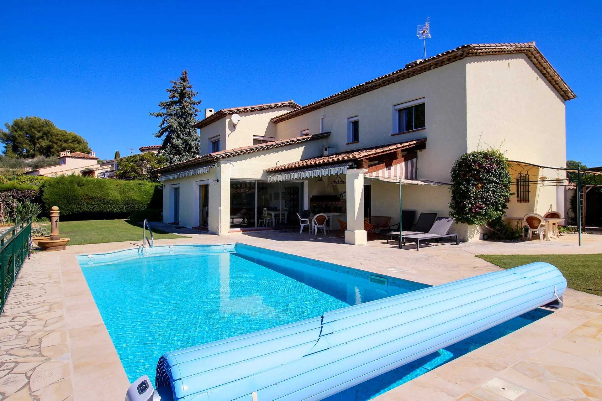 House in Cagnes-sur-Mer, Provence-Alpes-Cote d'Azur 12124360
