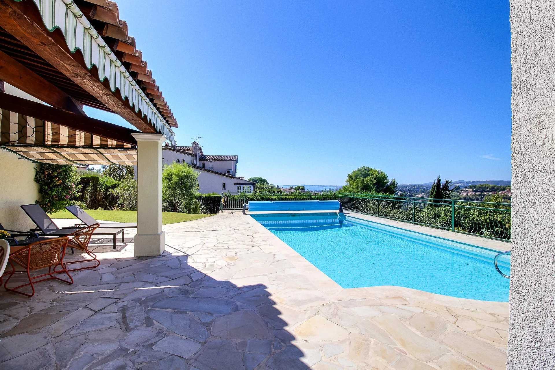 casa en Cagnes-sur-Mer, Provence-Alpes-Côte d'Azur 12124360
