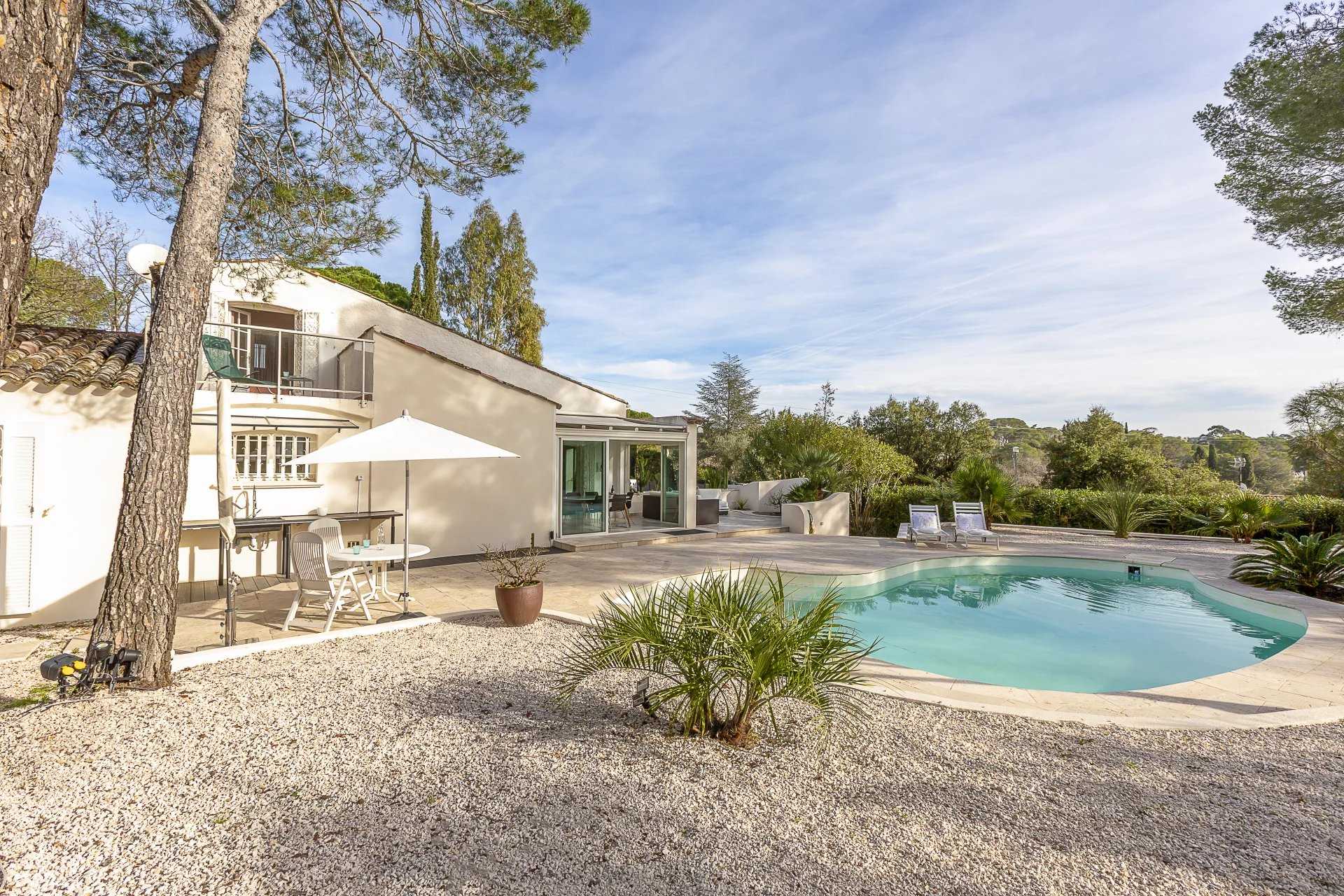 Rumah di Frejus, Provence-Alpes-Cote d'Azur 12124363