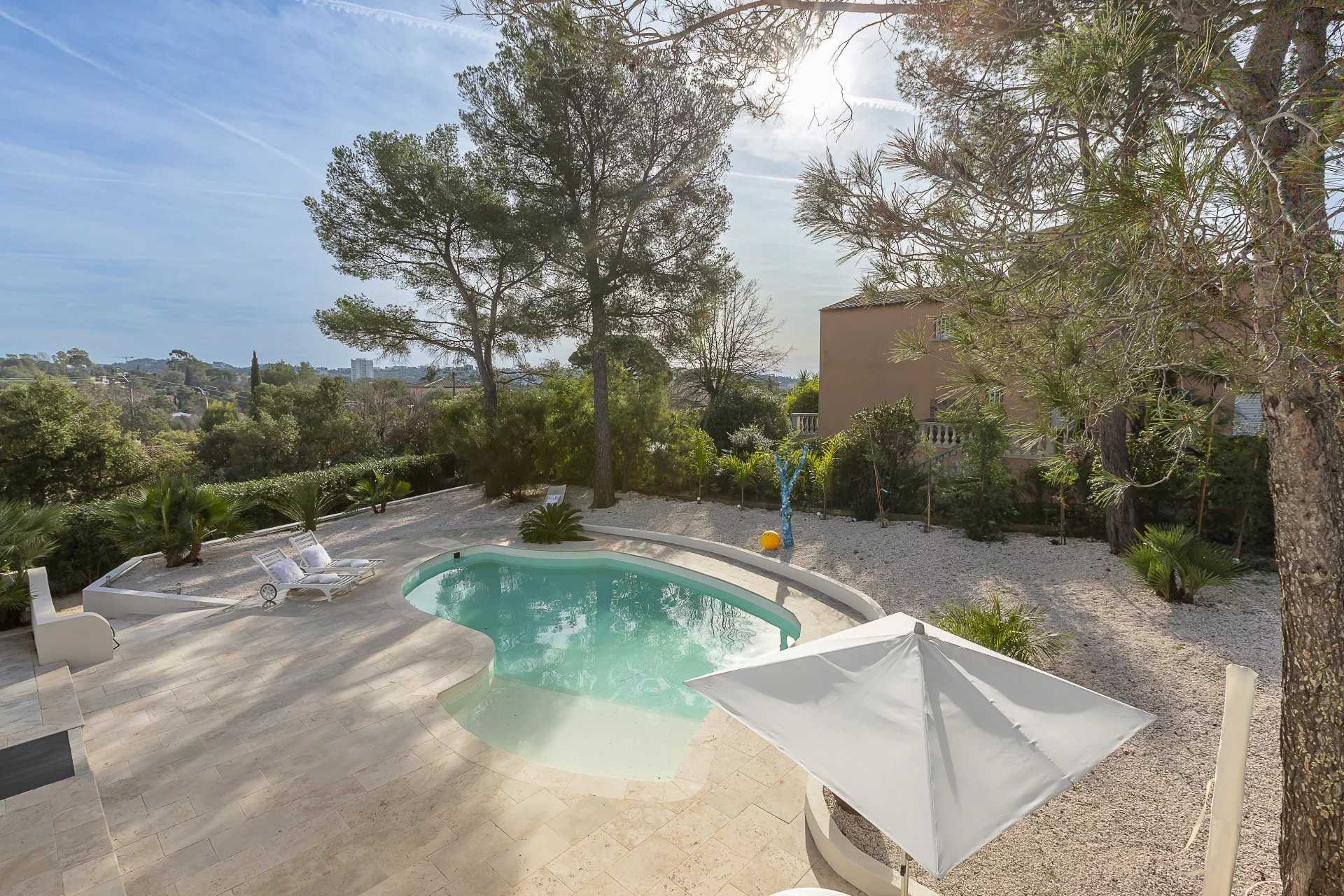 Rumah di Frejus, Provence-Alpes-Cote d'Azur 12124363