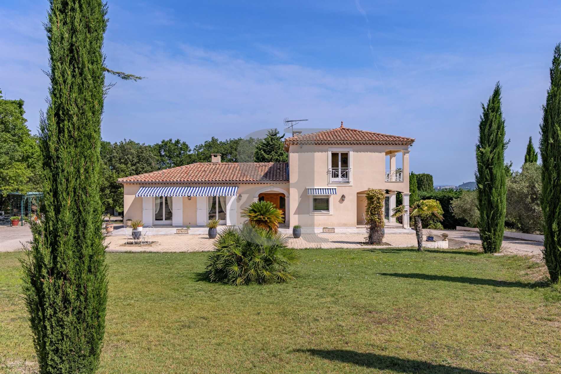 House in Eyragues, Provence-Alpes-Cote d'Azur 12124380