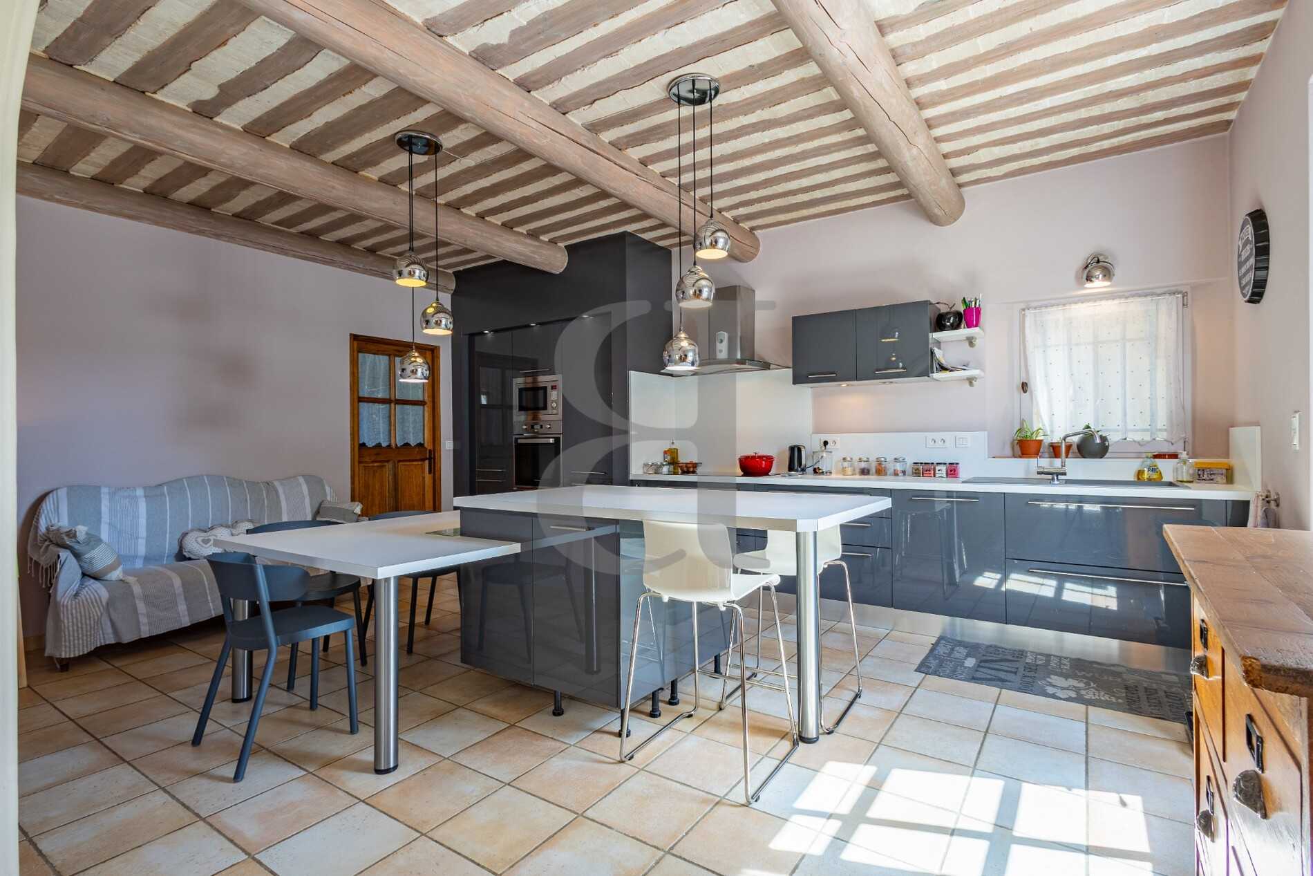 Dom w L'Isle-sur-la-Sorgue, Provence-Alpes-Côte d'Azur 12124388
