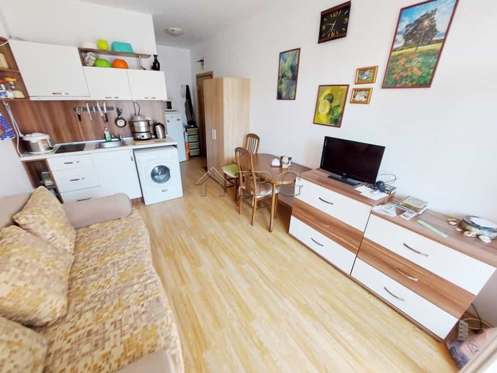 Condominium in Nesebar, Burgas 12124389
