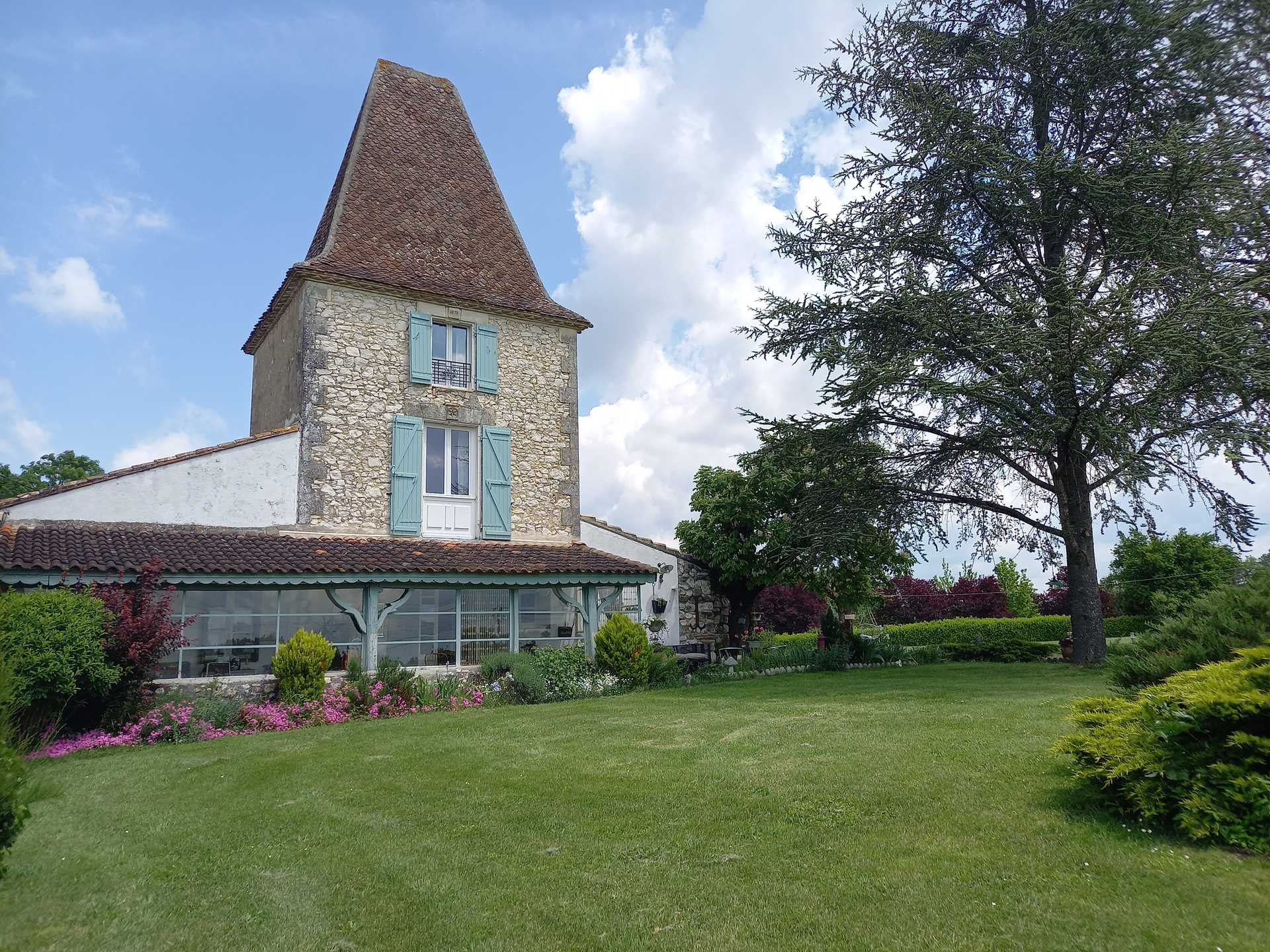 房子 在 Villeréal, Nouvelle-Aquitaine 12124402