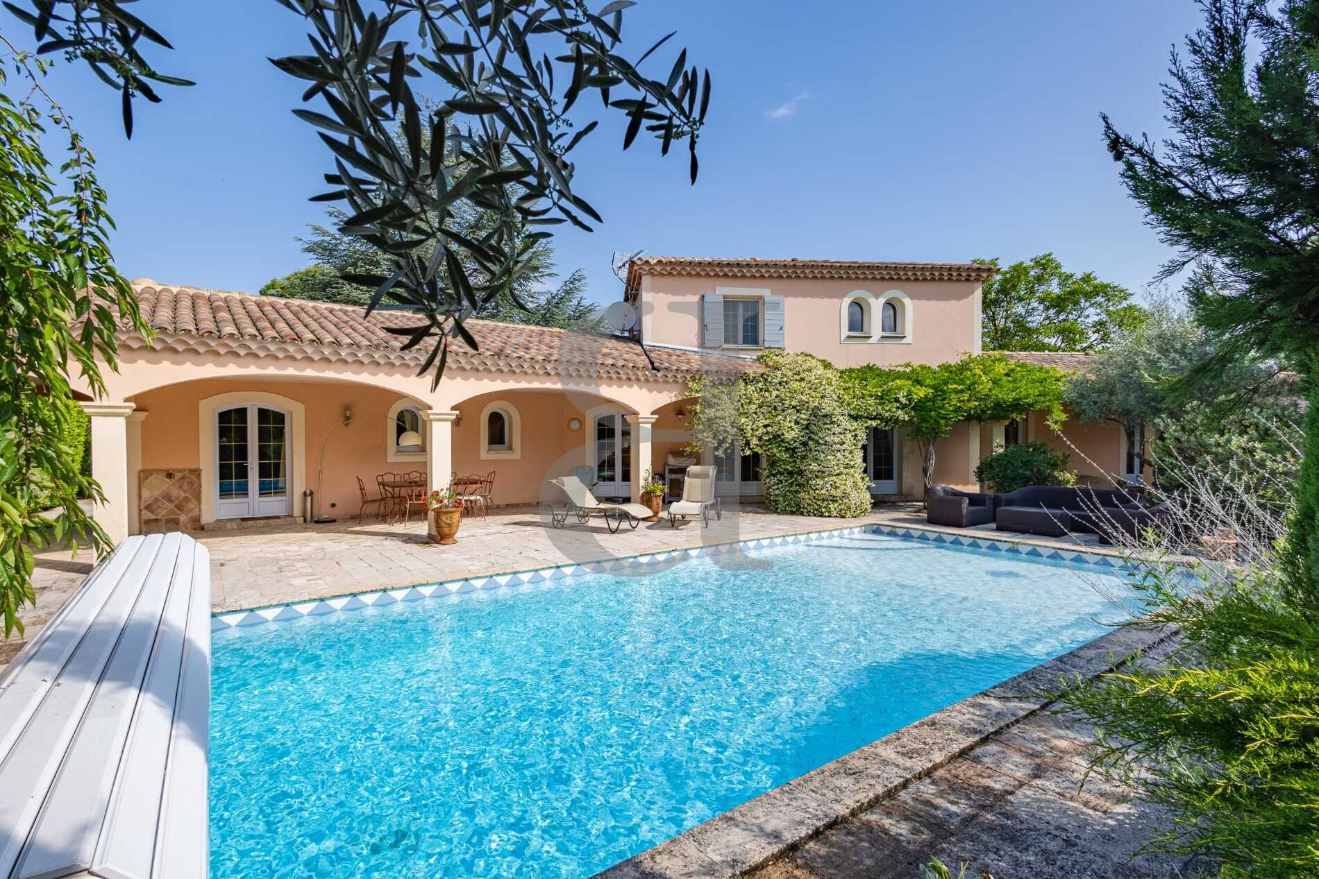 Rumah di Vaison-la-Romaine, Provence-Alpes-Cote d'Azur 12124469