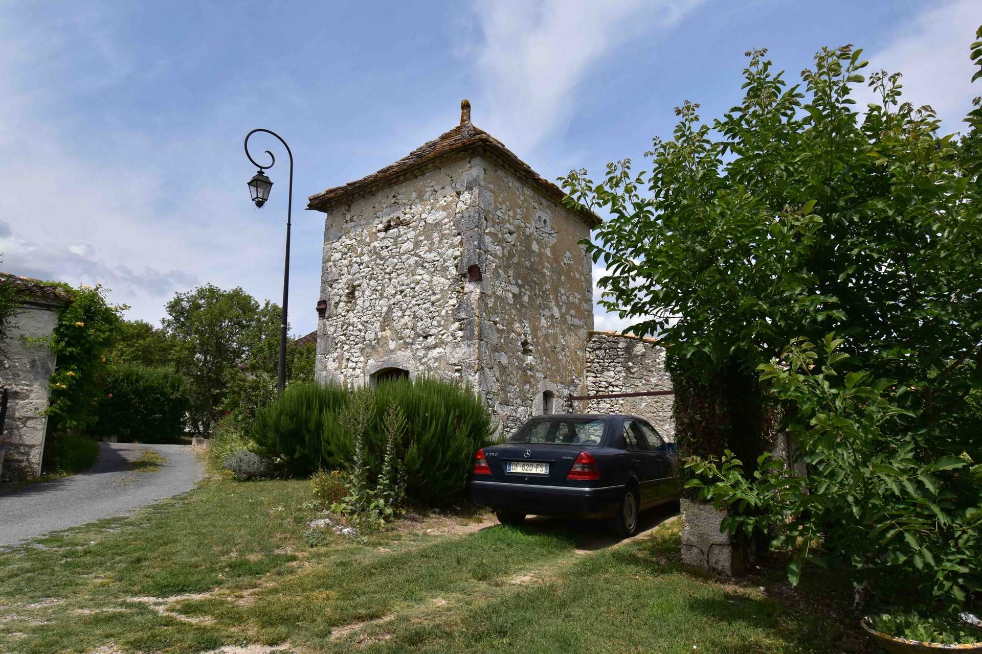 بيت في Plaisance, Nouvelle-Aquitaine 12124471