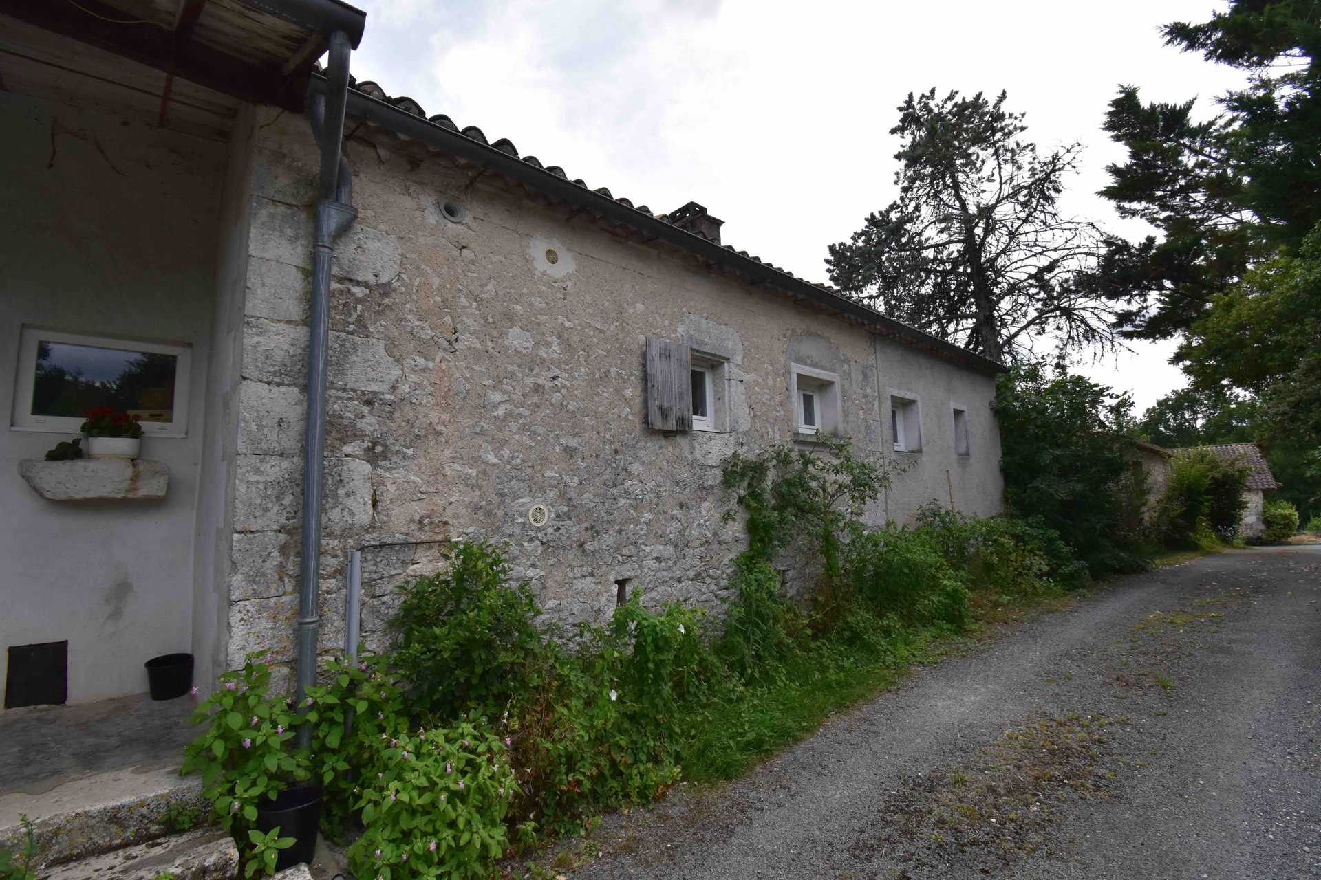 بيت في Plaisance, Nouvelle-Aquitaine 12124471