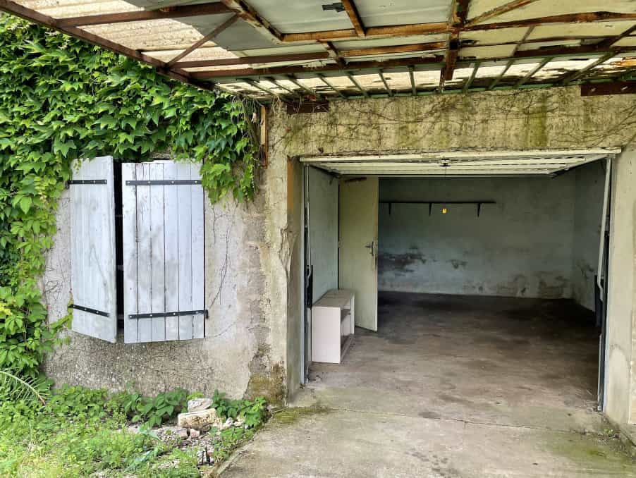 Dom w Saint-Front-sur-Lémance, Nouvelle-Aquitaine 12124529