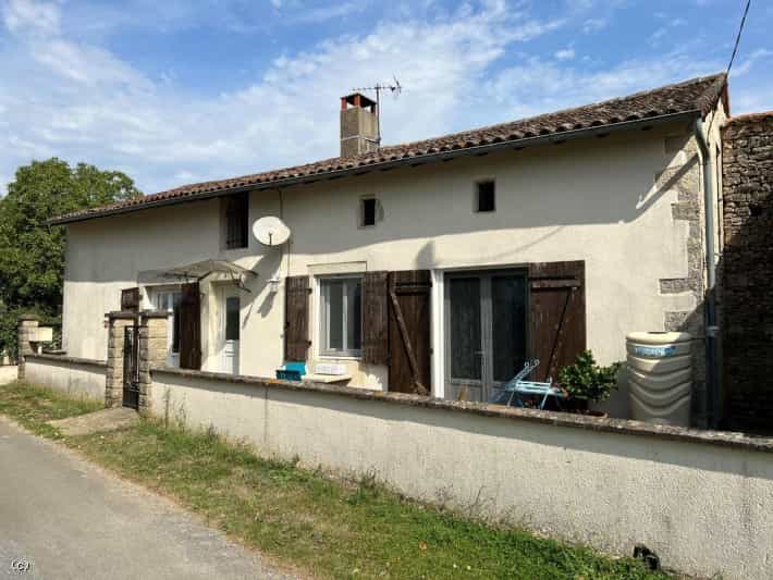 House in Ruffec, Nouvelle-Aquitaine 12124552
