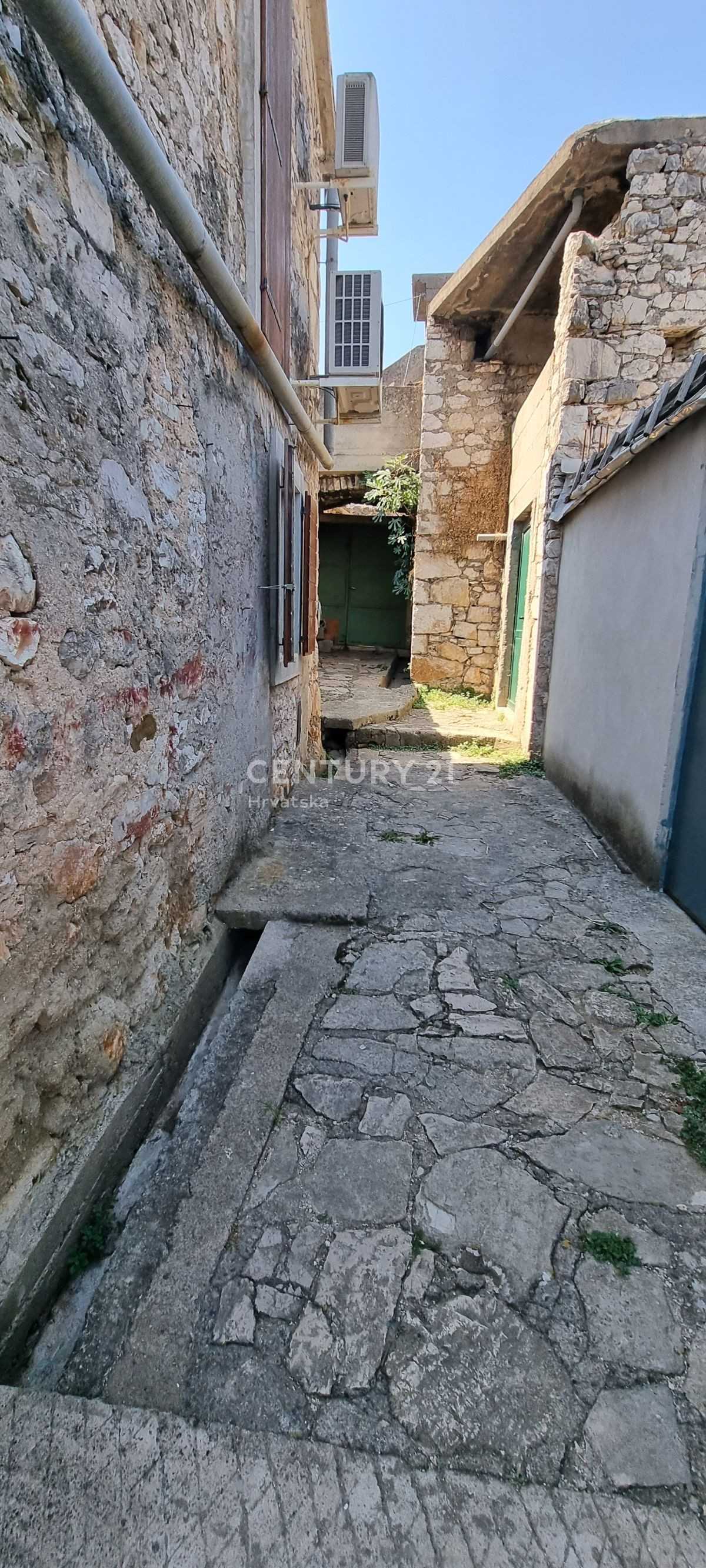 casa en Tkon, Zadarska Županija 12127436