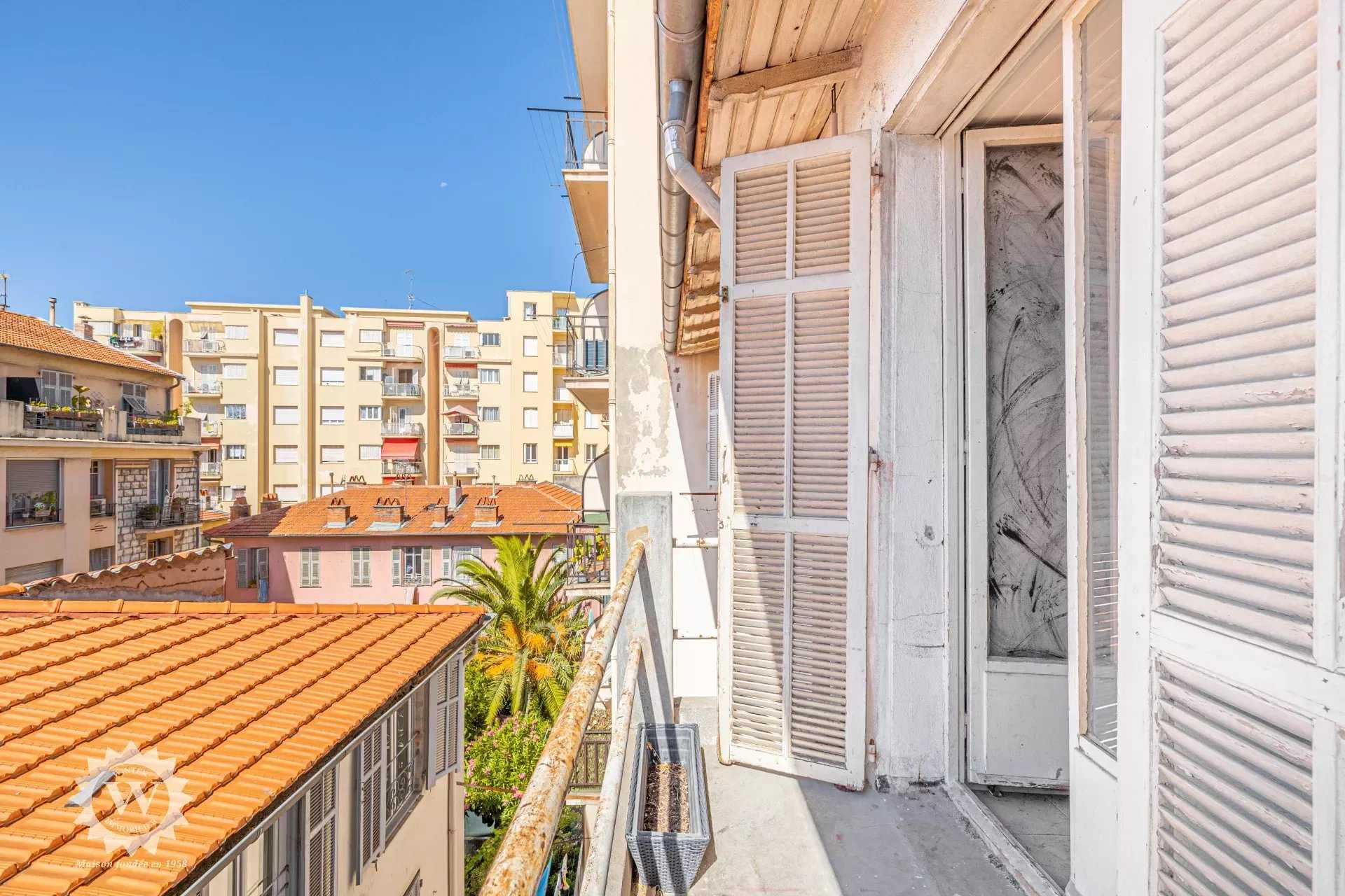 Condominium in Nice, Provence-Alpes-Cote d'Azur 12128850
