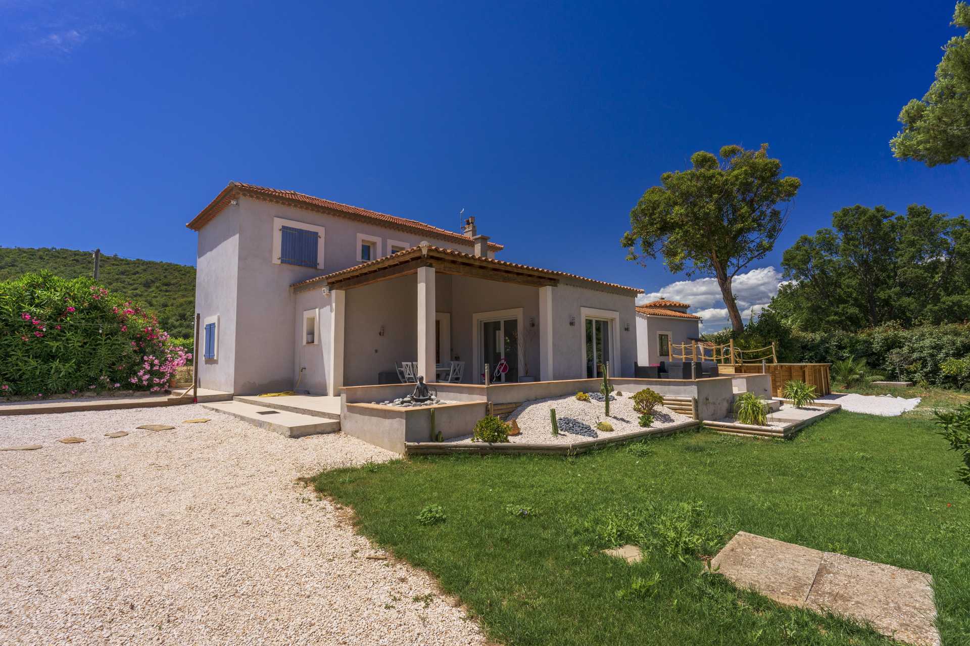 Huis in Bormes-les-Mimosas, Provence-Alpes-Côte d'Azur 12129260
