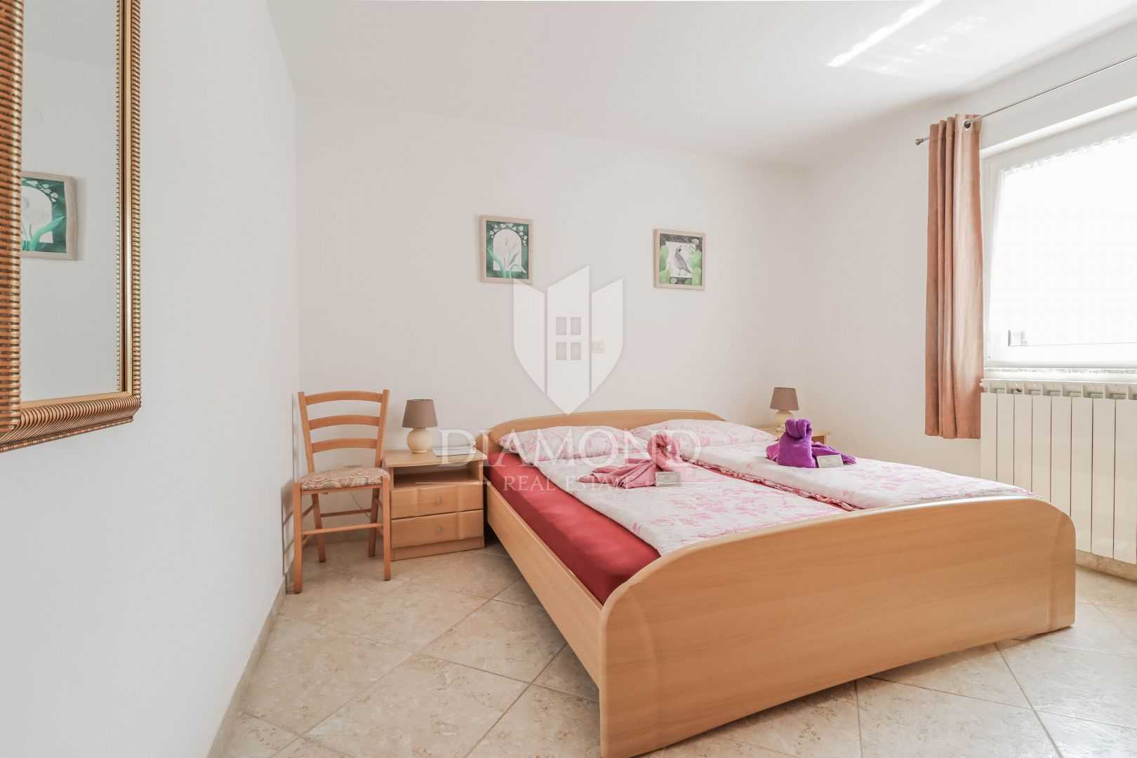 بيت في Umag, Istria County 12129375