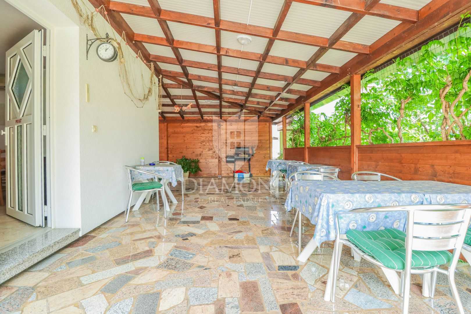 بيت في Umag, Istria County 12129375