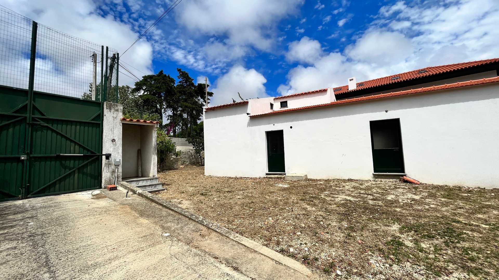 House in São Domingos de Rana, 317 Calçada 1º de Dezembro 12130510