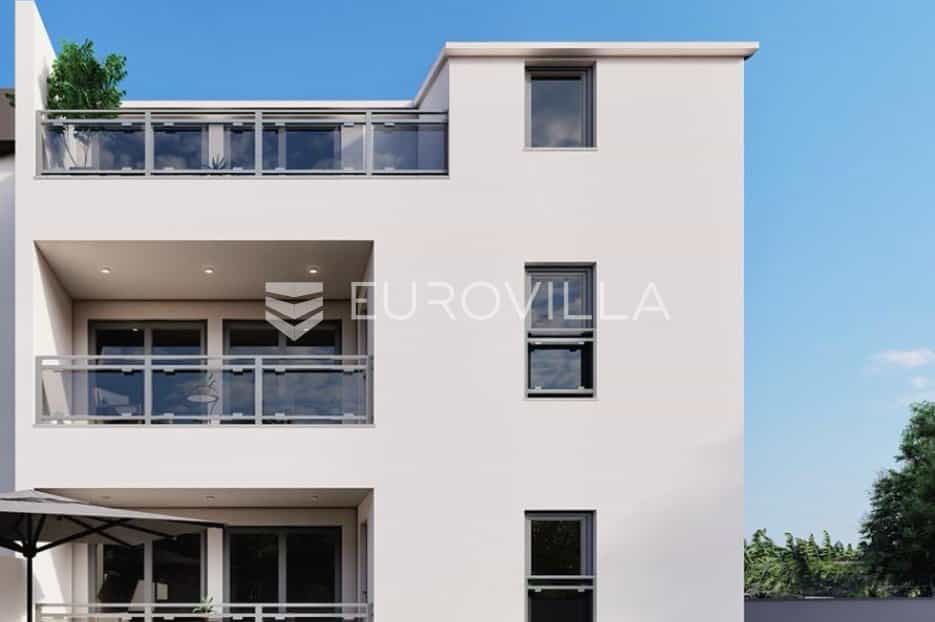Condominium in Funtana, Istarska županija 12130535
