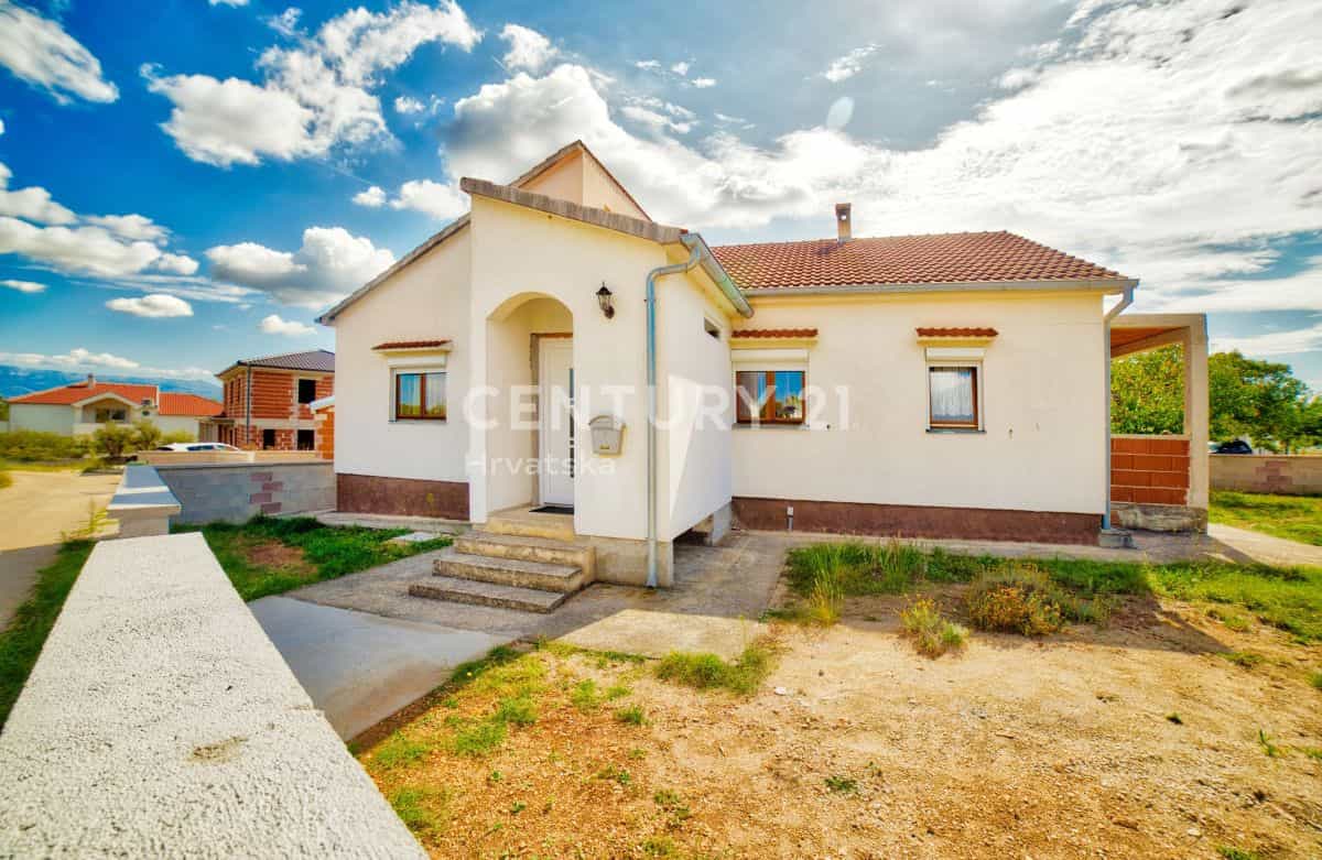 жилой дом в Policnik, Zadarska Zupanija 12130553