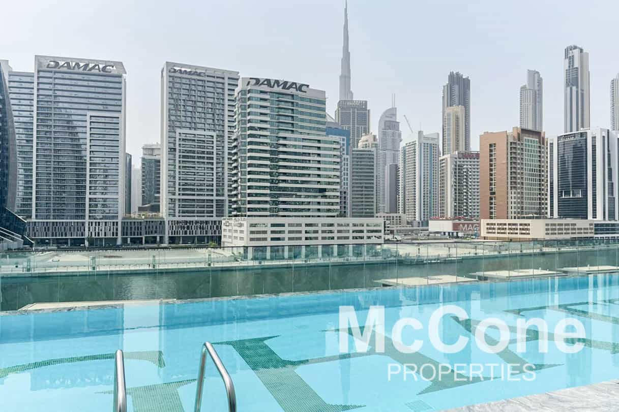 Condominium in Dubai, Dubai 12130681
