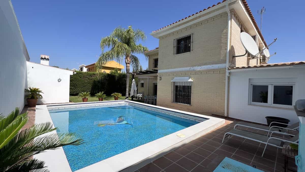 Casa nel Alhaurin de la Torre, Andalusia 12131660