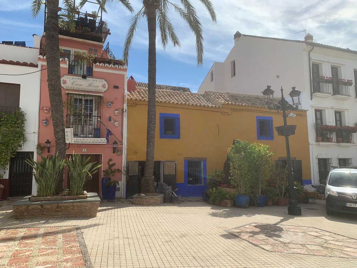 House in Marbella, Andalusia 12131764