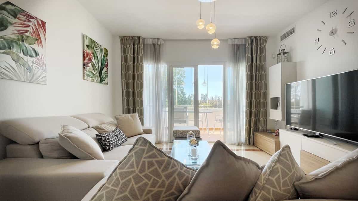 Condominium in Marbella, Andalusia 12131844