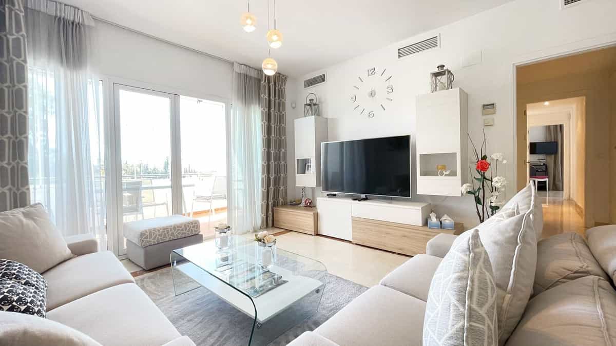 Condominium in Marbella, Andalusia 12131844