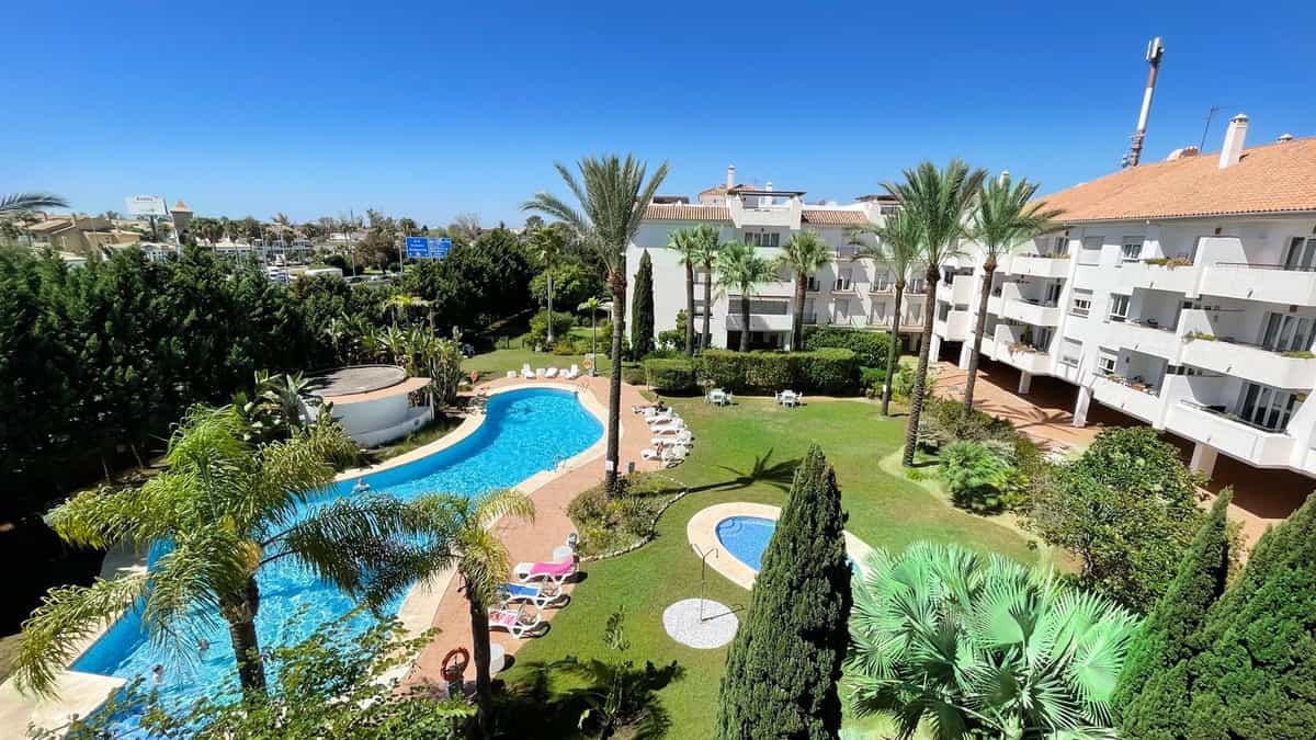 Condominium in Marbella, Andalusië 12131844