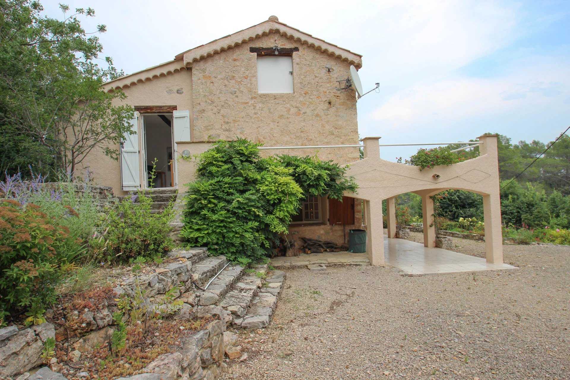 rumah dalam Seillans, Provence-Alpes-Côte d'Azur 12131871
