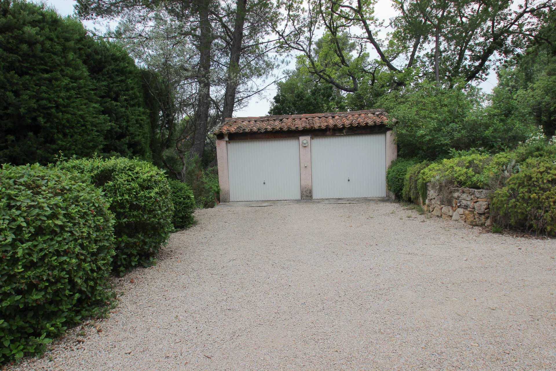 rumah dalam Seillans, Provence-Alpes-Côte d'Azur 12131871