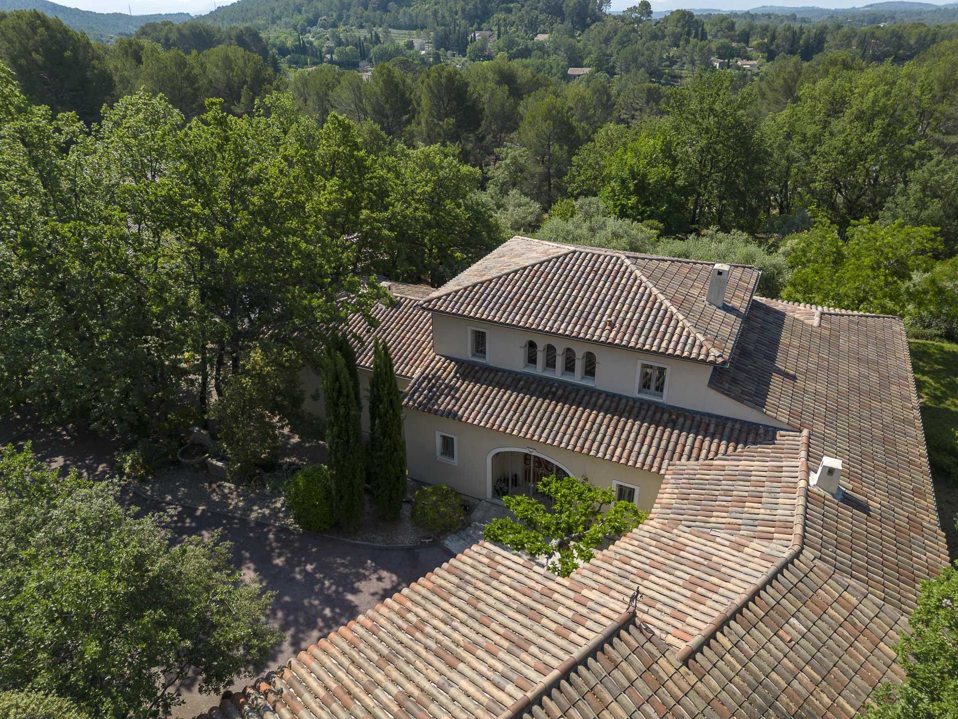 Condominium in Draguignan, Provence-Alpes-Côte d'Azur 12131876