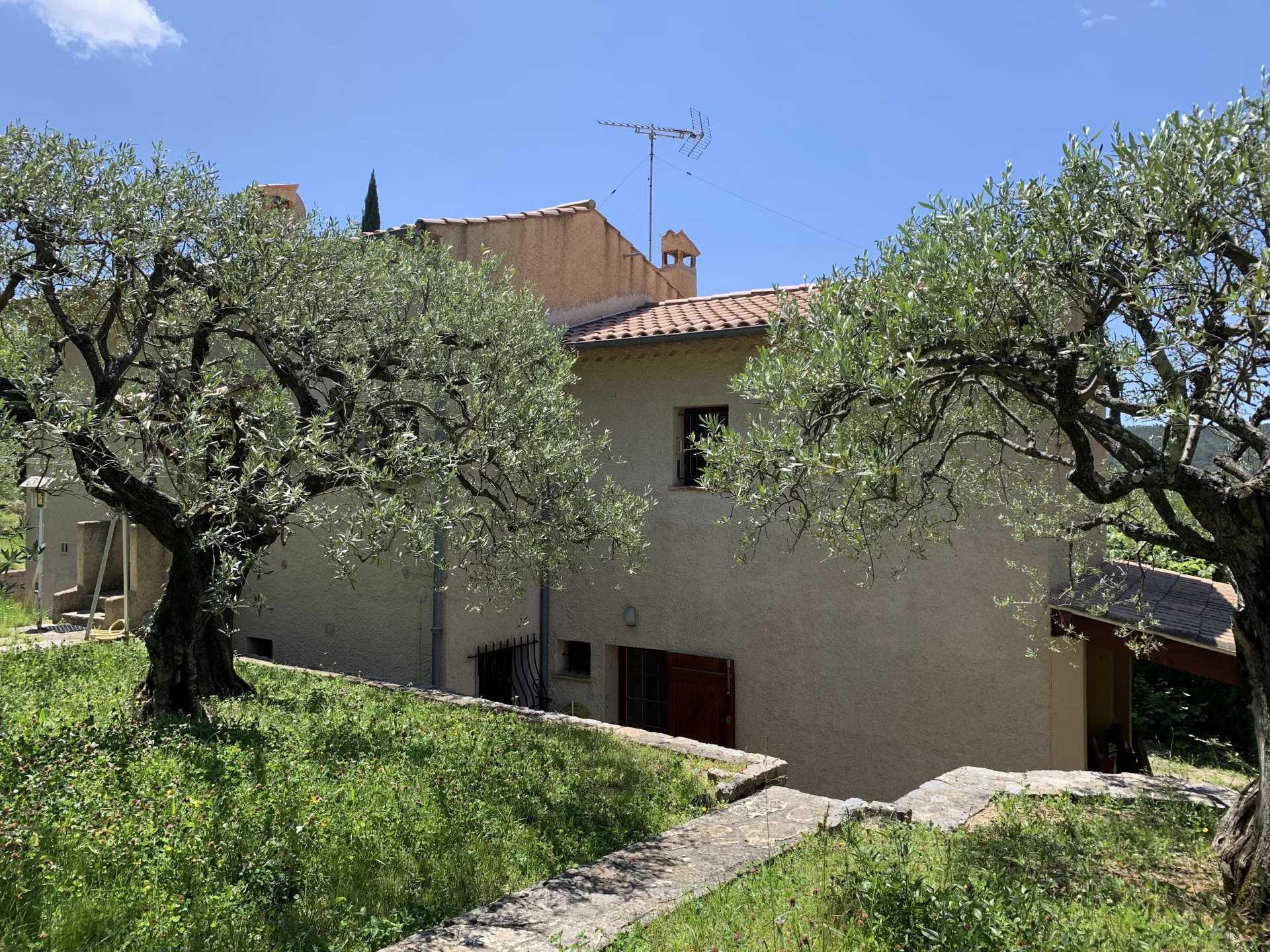 Hus i Seillans, Provence-Alpes-Côte d'Azur 12131883