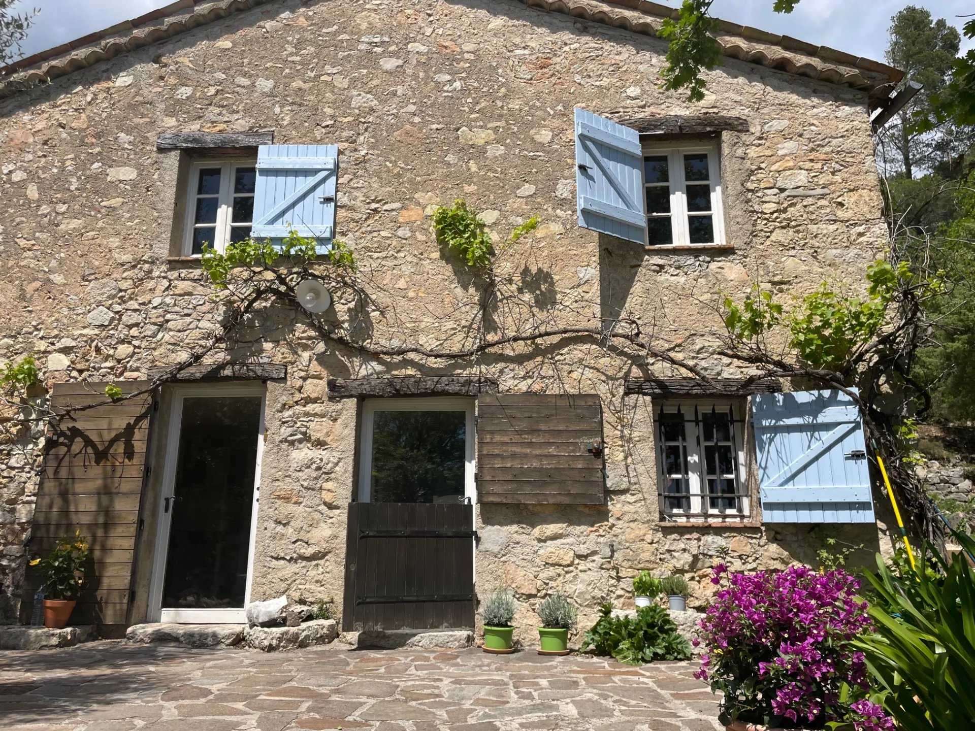 मकान में Fayence, Provence-Alpes-Côte d'Azur 12131885