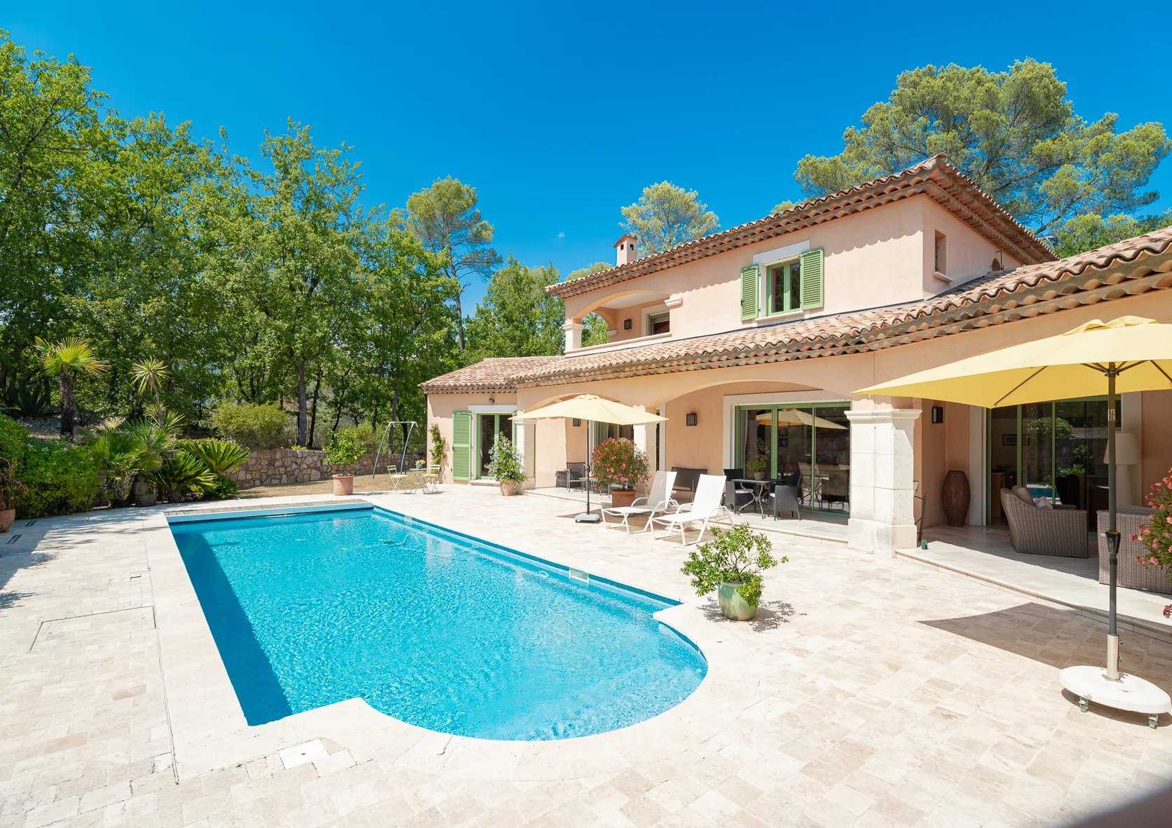 집 에 Fayence, Provence-Alpes-Côte d'Azur 12131905