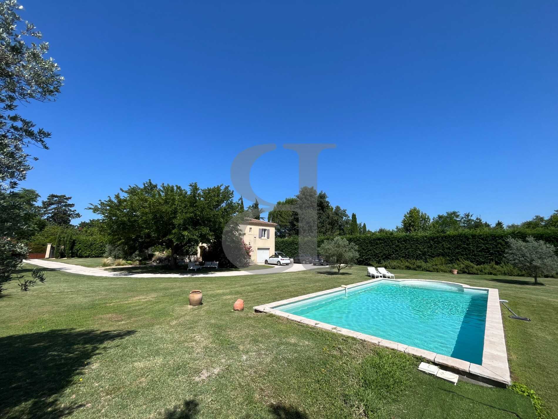 Rumah di Pernes-les-Fontaines, Provence-Alpes-Cote d'Azur 12131930