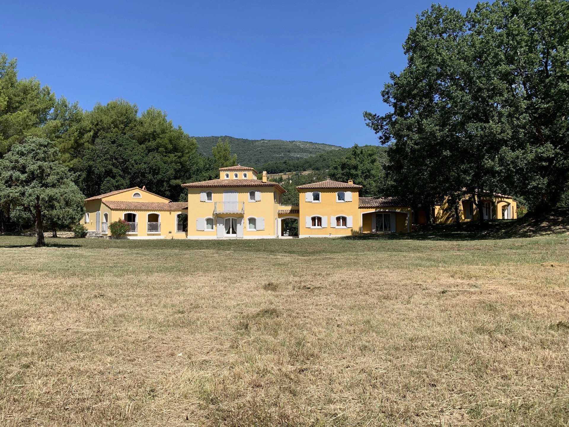 rumah dalam Seillans, Provence-Alpes-Côte d'Azur 12132050