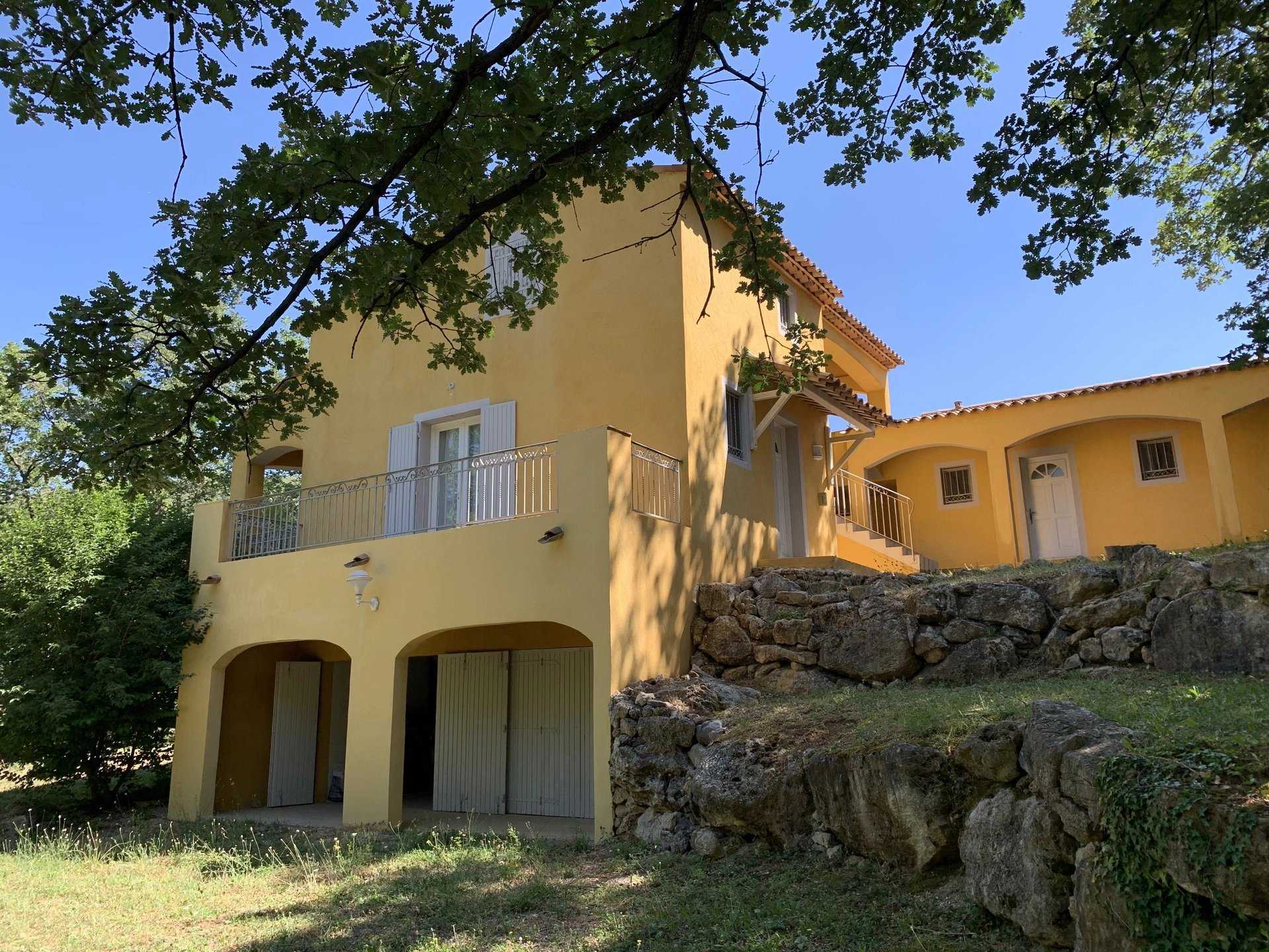 σπίτι σε Seillans, Provence-Alpes-Côte d'Azur 12132050