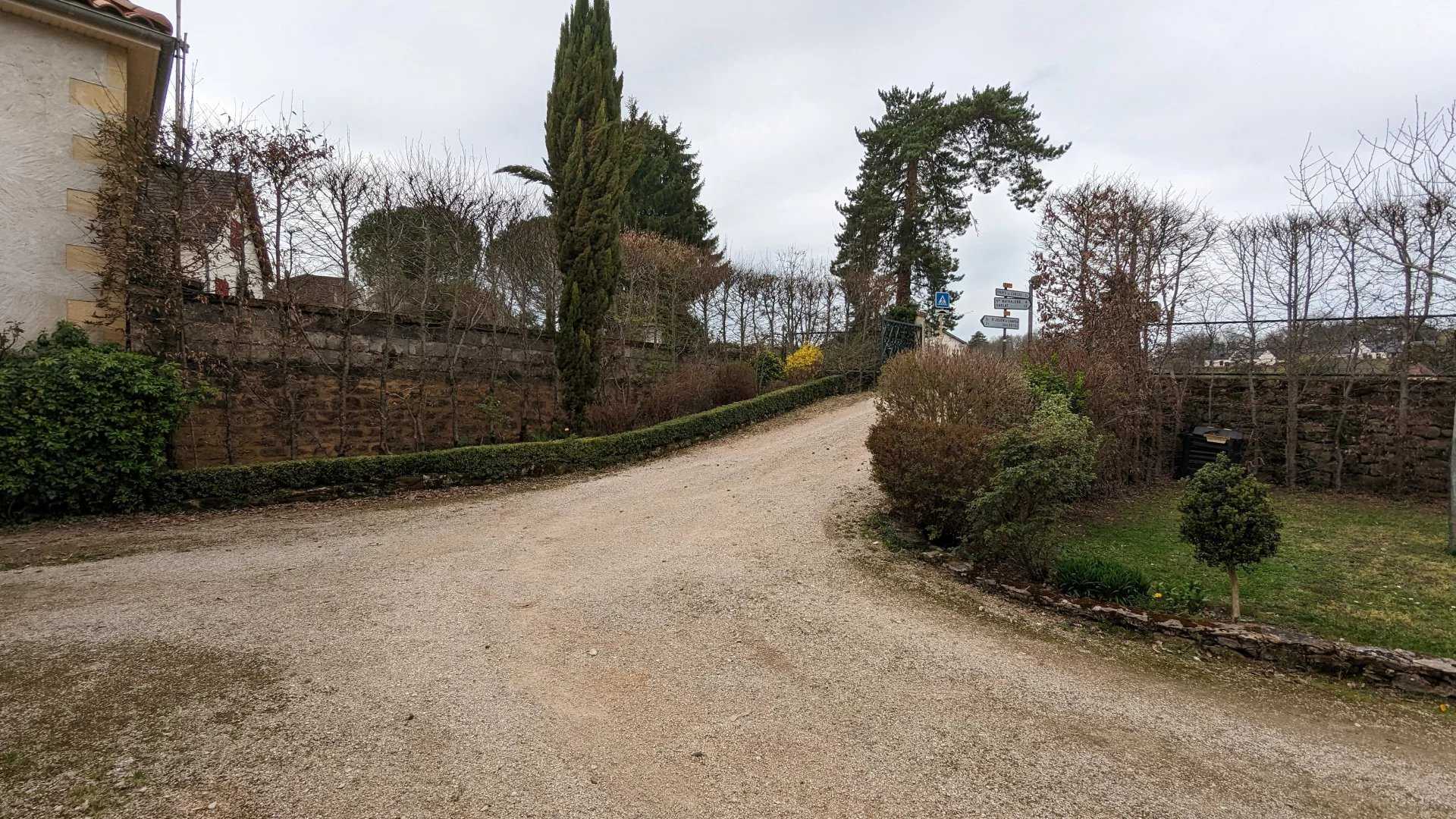 بيت في Sarlat-la-Canéda, Nouvelle-Aquitaine 12132075